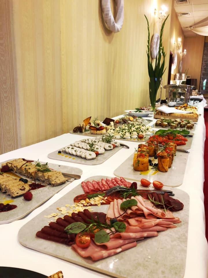 U Pietrzakow Hotel Zielonka  Ngoại thất bức ảnh